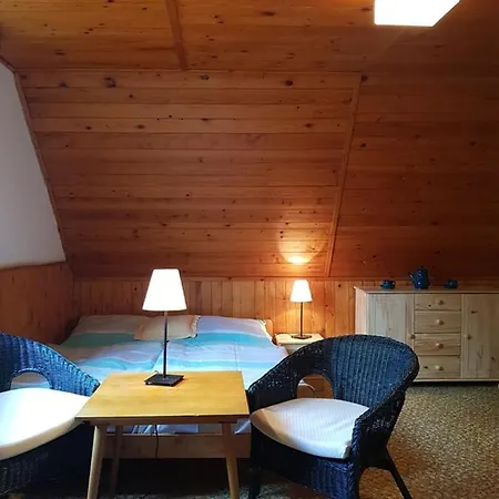 U Koupaliště Chata *